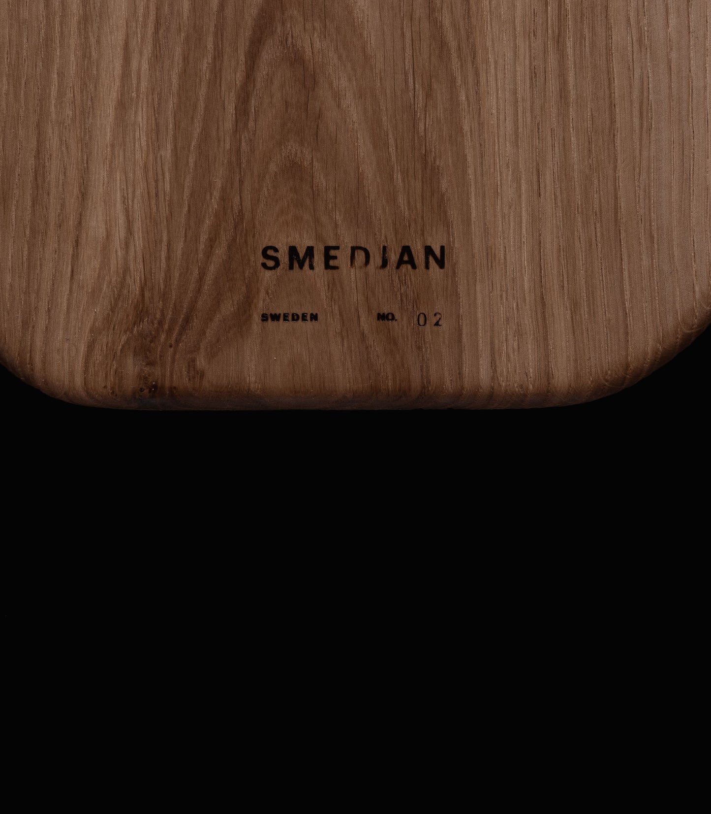 002. Cutting board from locally sourced oak wood
