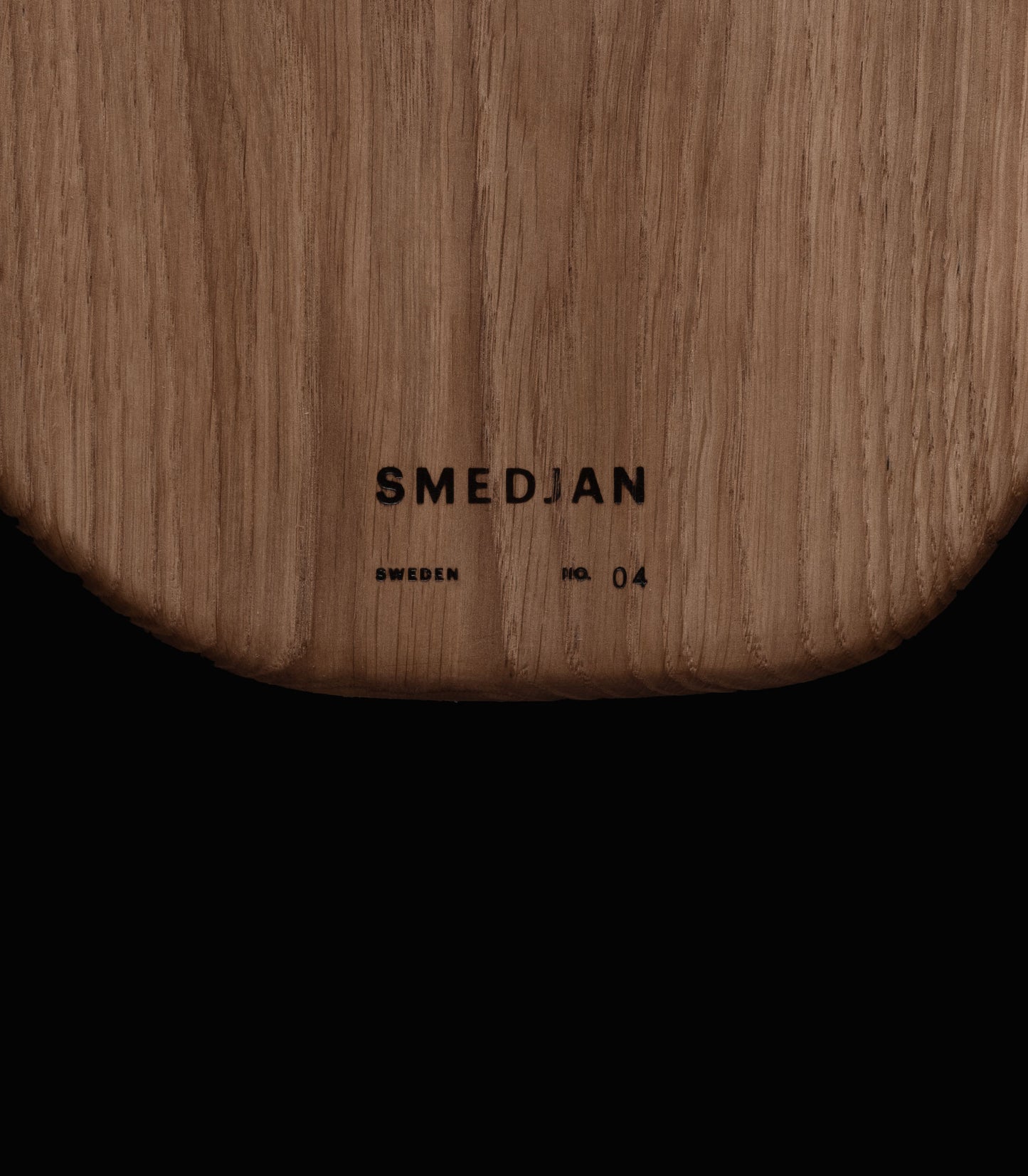 004. Cutting board from locally sourced oak wood