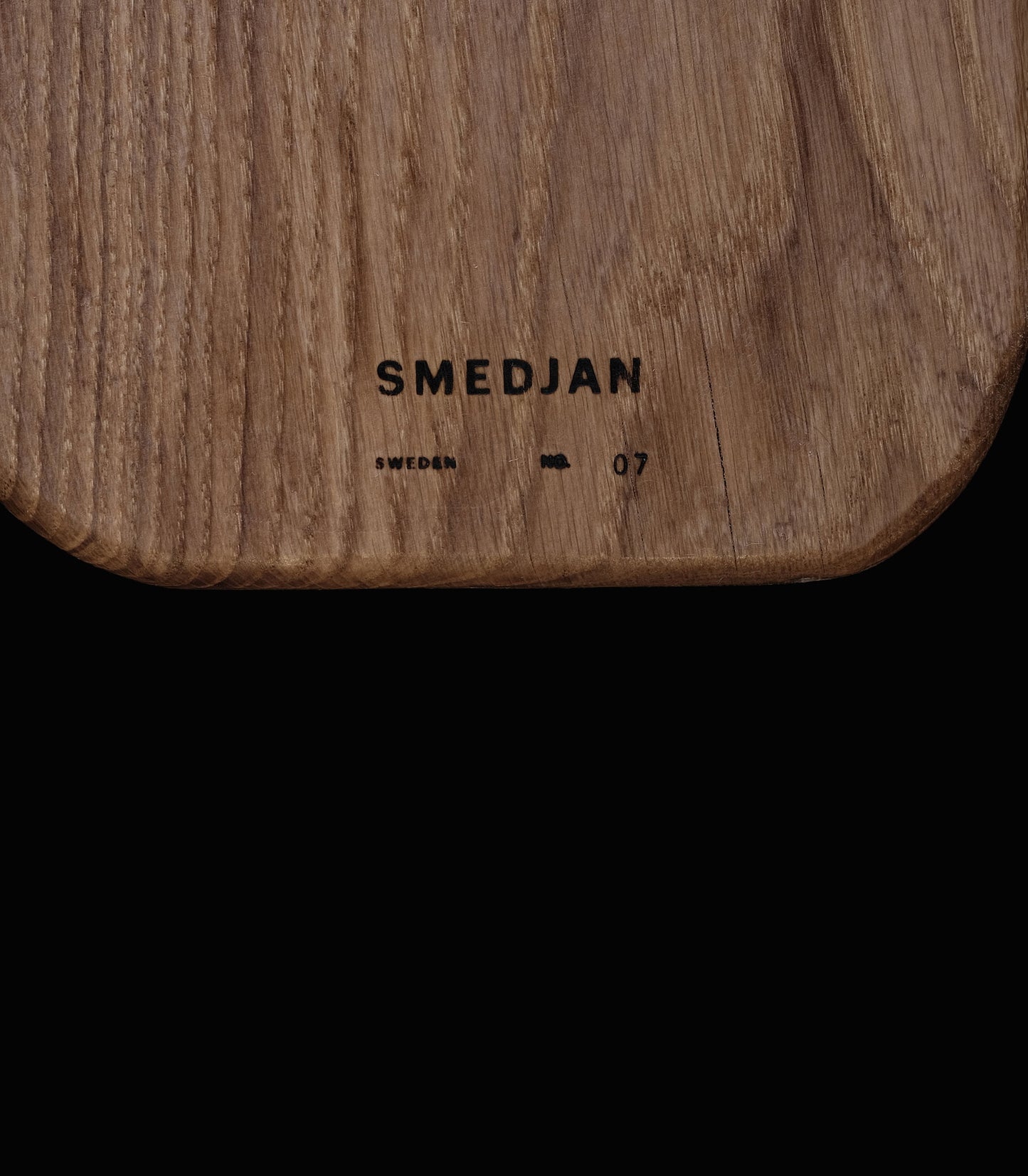 007. Cutting board from locally sourced oak wood