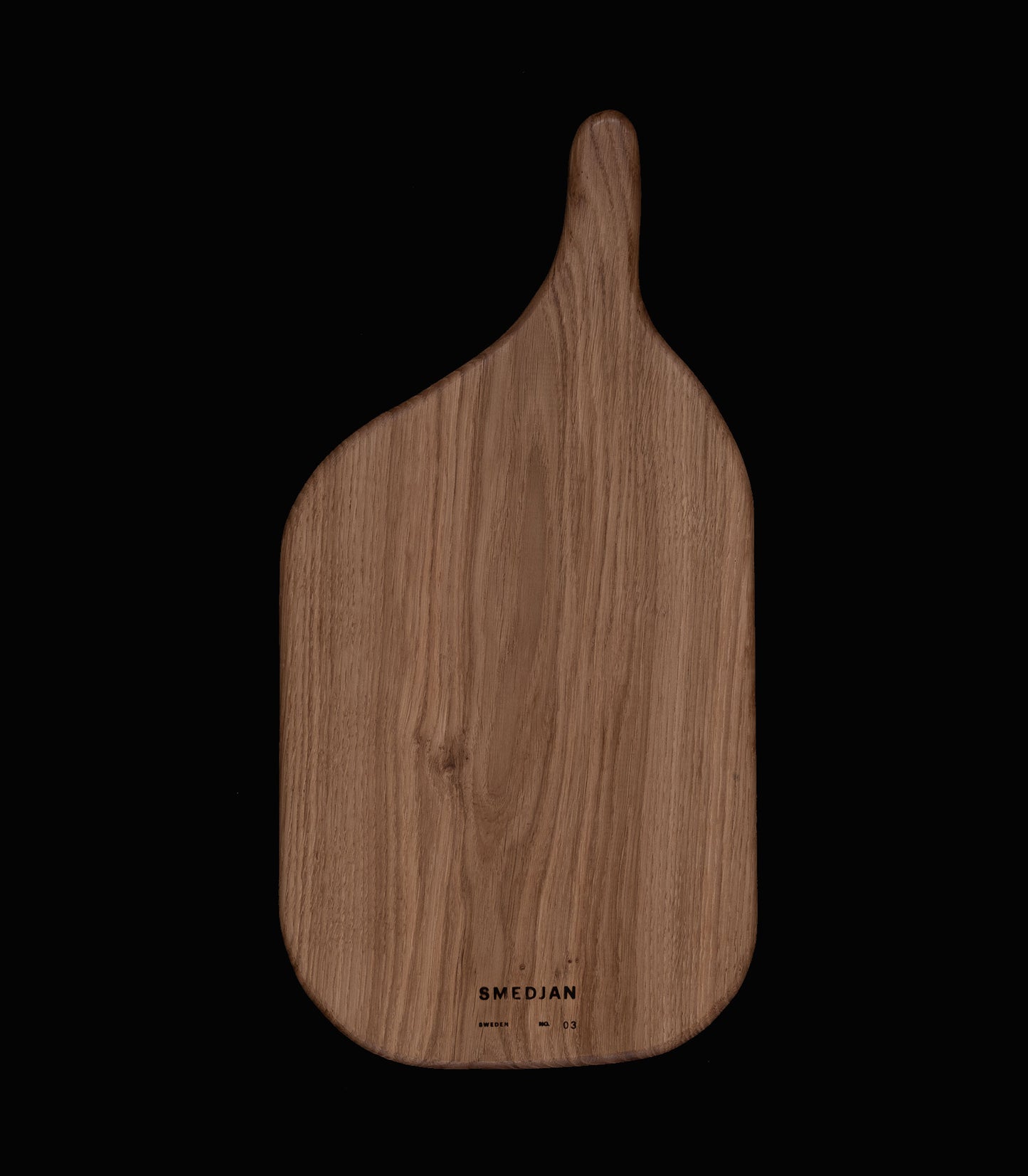 003. Cutting board from locally sourced oak wood