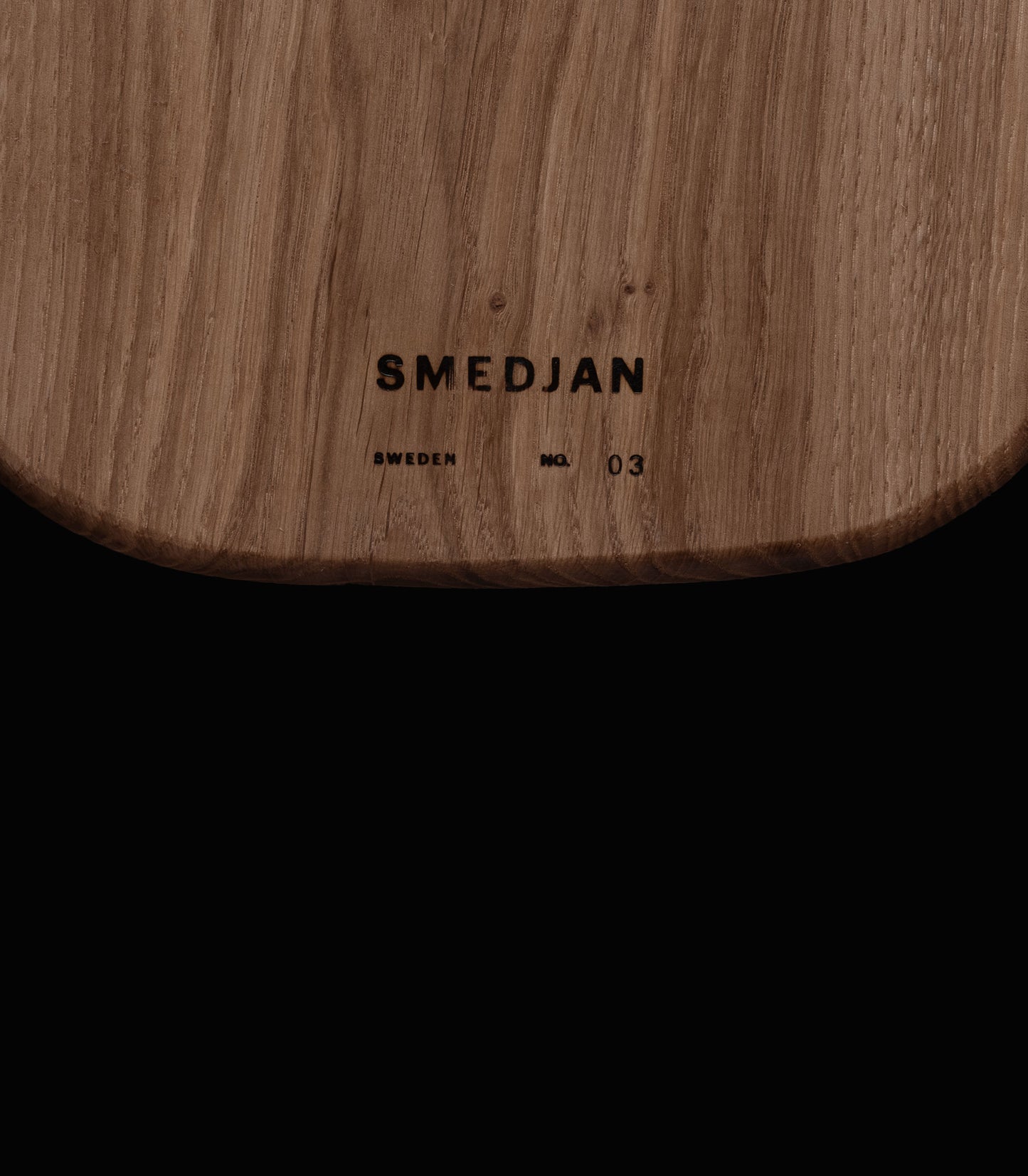 003. Cutting board from locally sourced oak wood