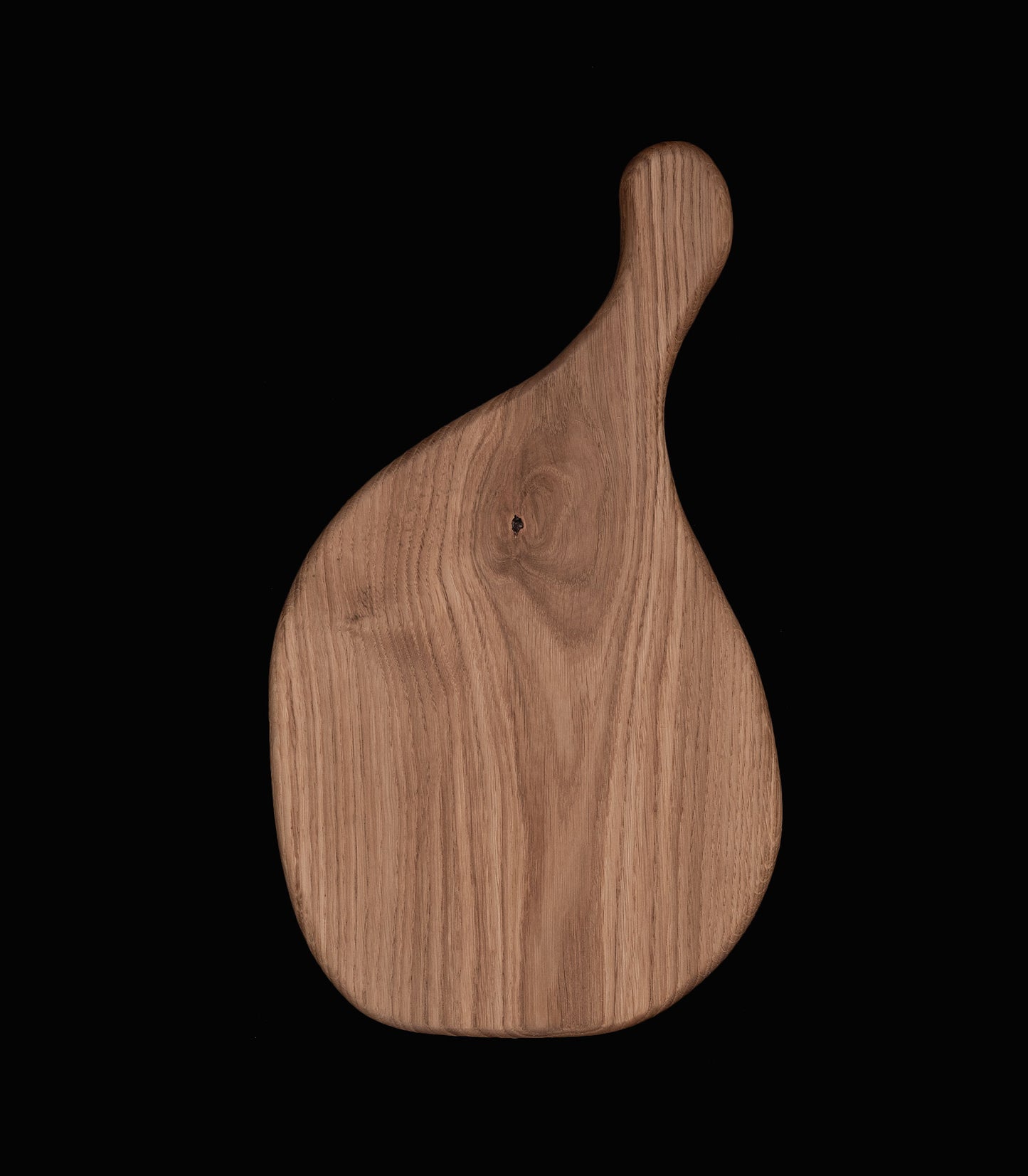 004. Cutting board from locally sourced oak wood