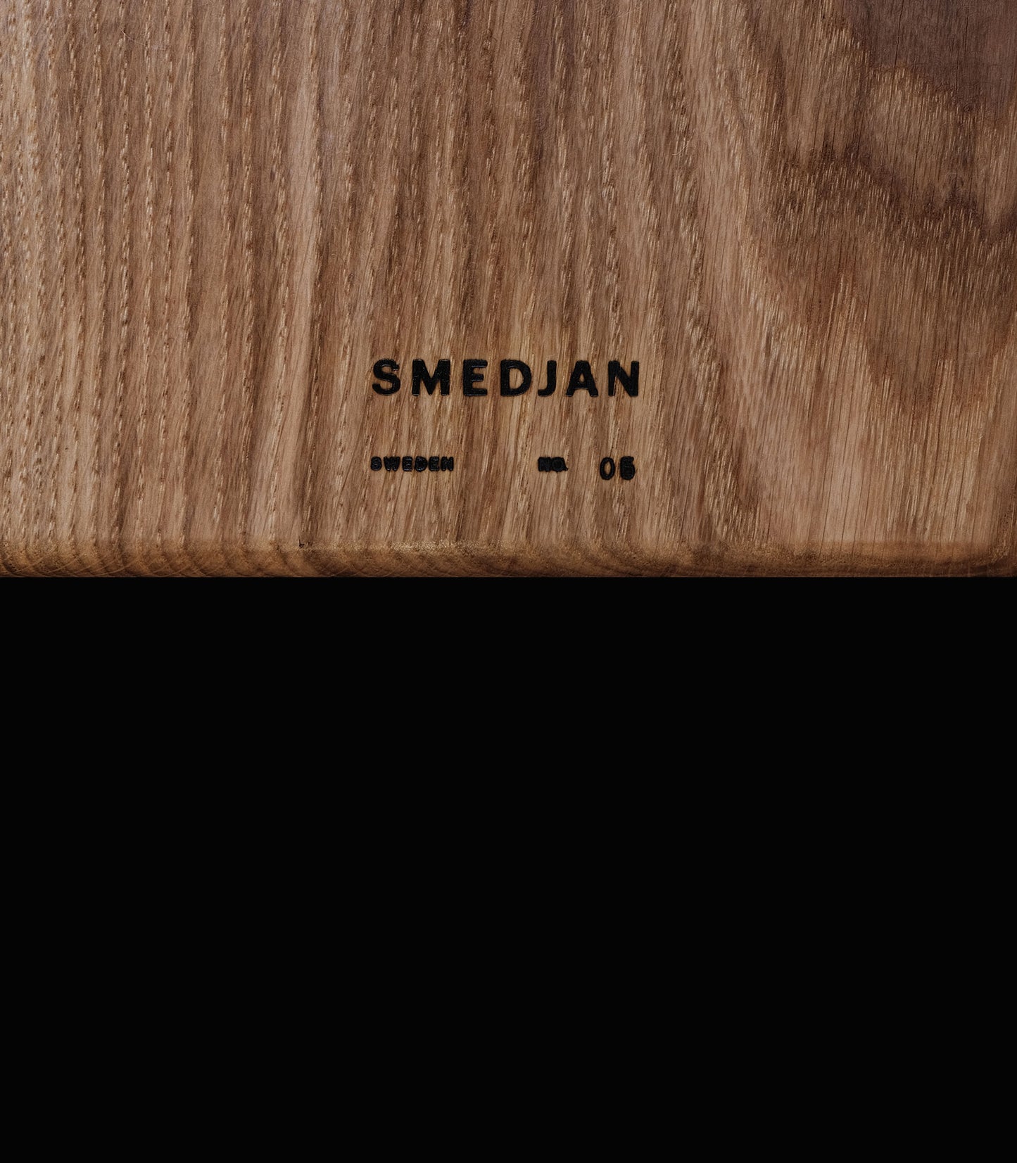 005. Cutting board from locally sourced oak wood