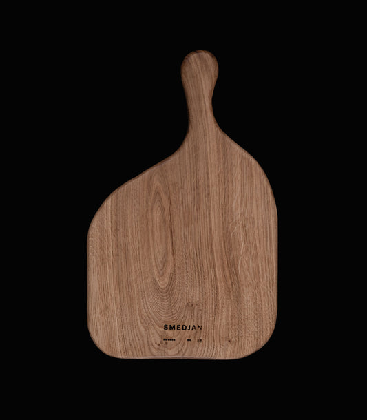 006. Cutting board from locally sourced oak wood