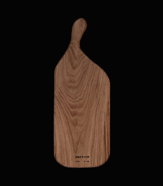 008. Cutting board from locally sourced oak wood